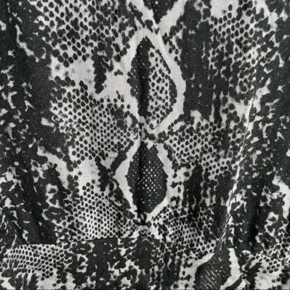 LNA Orion Python Sweatshirt Size Small - Picture 6 of 10